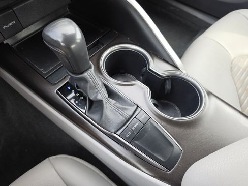 Used 2024 Toyota Camry SE FWD image 24