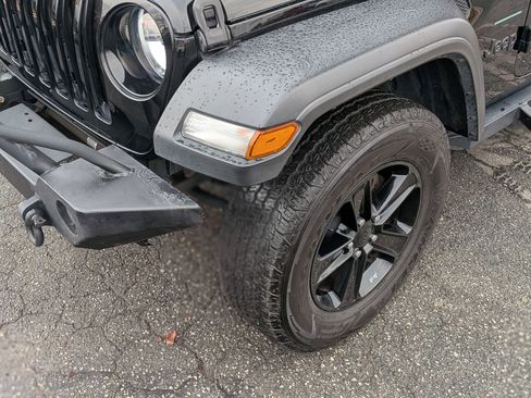 Used 2020 Jeep Wrangler Unlimited Sport image 11