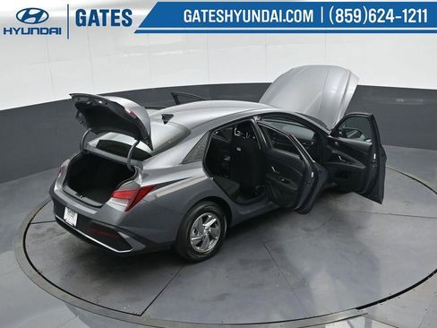 New 2026 Hyundai Elantra SE image 46