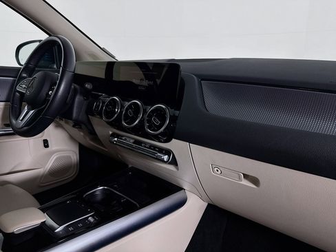 Used 2023 Mercedes-Benz GLA 250 w/ Premium Package image 28