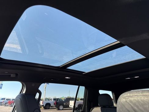 New 2026 Chevrolet Traverse High Country w/ LPO, Floor Liner Package image 17