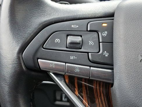 Certified 2023 Cadillac Escalade ESV Premium Luxury image 28