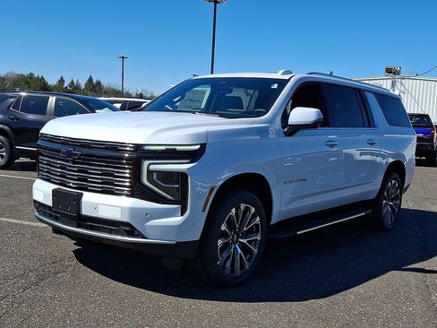 New 2026 Chevrolet Suburban High Country w/ Sun And Tow Package AWD/4WD image 4