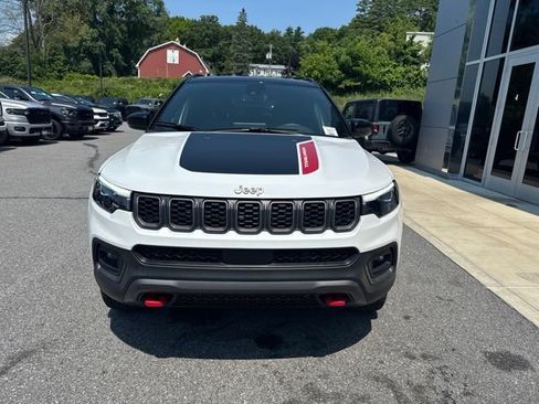 Certified 2025 Jeep Compass Trailhawk w/ Trailhawk Elite Group AWD/4WD image 3