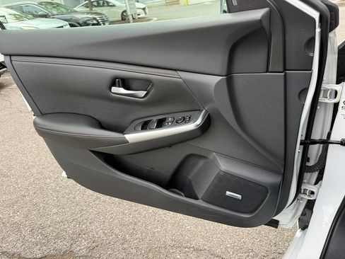 Used 2023 Nissan Sentra SR w/ SR Premium Package FWD image 25