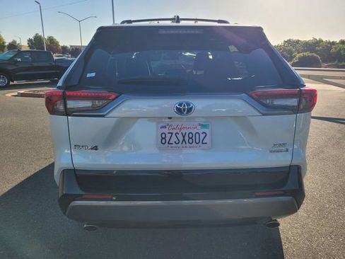 Used 2021 Toyota RAV4 XSE AWD/4WD image 5