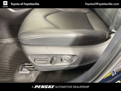 Certified 2025 Toyota Highlander XLE image 24