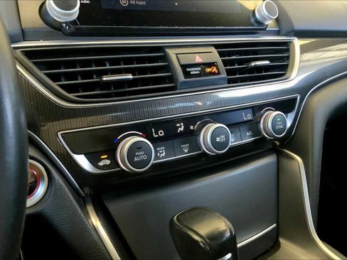 Used 2018 Honda Accord Sport image 32