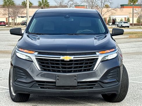Used 2022 Chevrolet Equinox LS w/ LS Convenience Package image 2