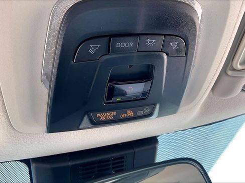 Used 2025 Toyota Corolla LE image 33