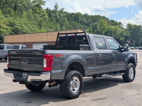 Used 2018 Ford F250 XL w/ Power Equipment Group AWD/4WD image 9