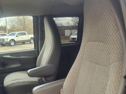 Used 2015 Chevrolet Express 3500 LT w/ LT Preferred Equipment Group image 13