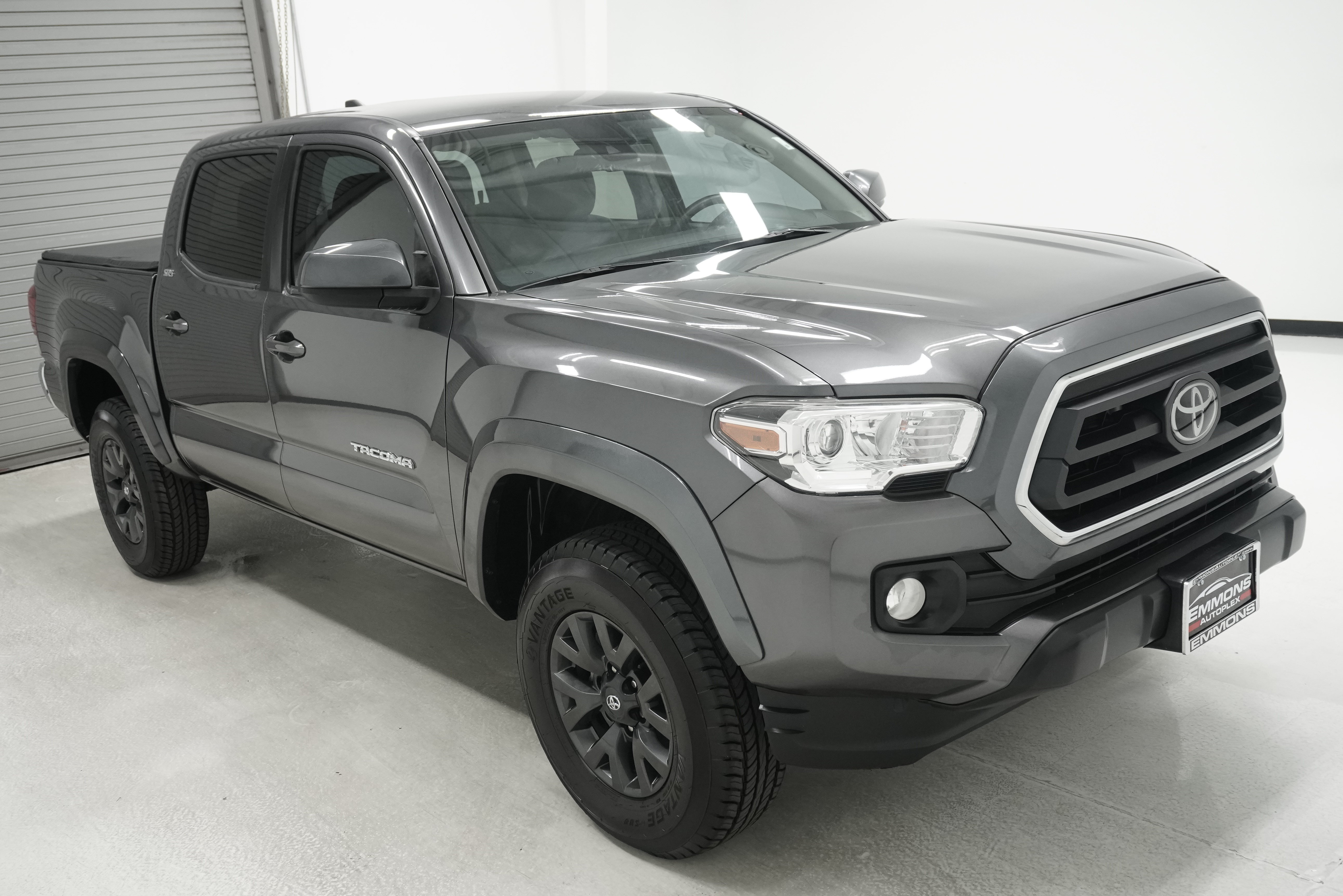 Used 2021 Toyota Tacoma SR5 RWD image 3