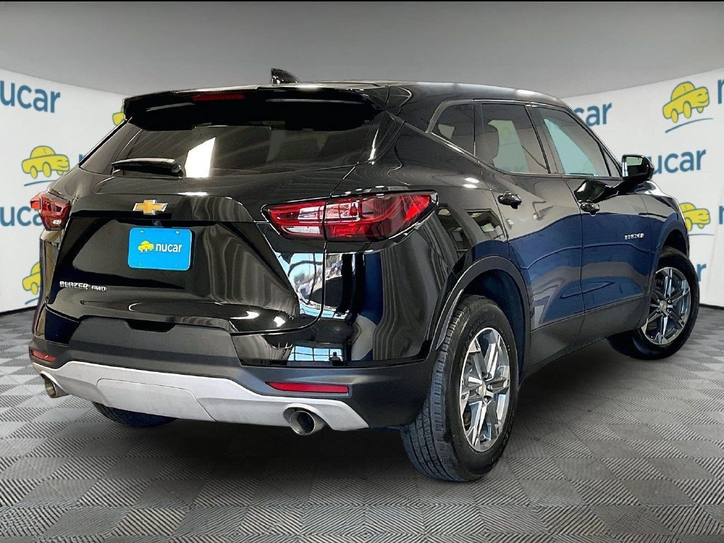 Used 2025 Chevrolet Blazer LT AWD/4WD image 6
