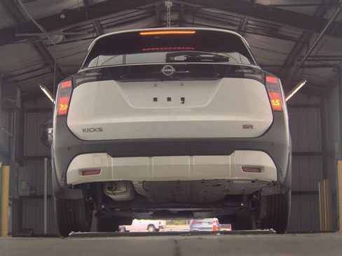 Used 2025 Nissan Kicks SR FWD image 7