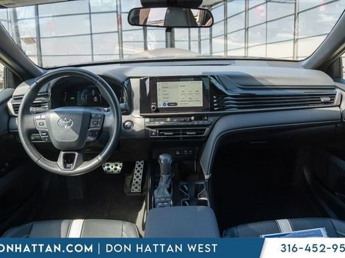 Used 2025 Toyota Camry SE FWD image 4