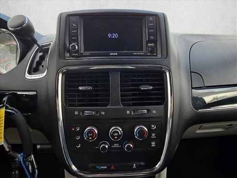 Used 2019 Dodge Grand Caravan SXT FWD image 9
