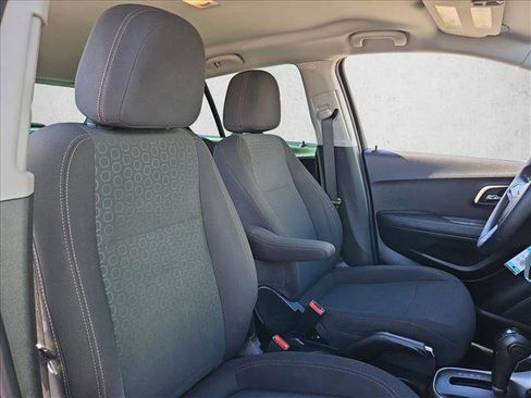 Used 2020 Chevrolet Trax LS FWD image 26