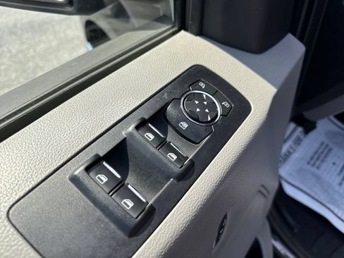 Used 2015 Ford F150 XLT w/ Equipment Group 302A Luxury AWD/4WD image 13