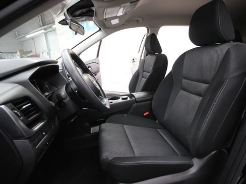Used 2024 Nissan Rogue SV AWD/4WD image 13