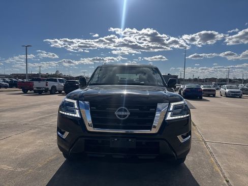 Certified 2024 Nissan Armada SL image 3