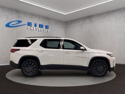 Used 2023 Chevrolet Traverse RS FWD image 15