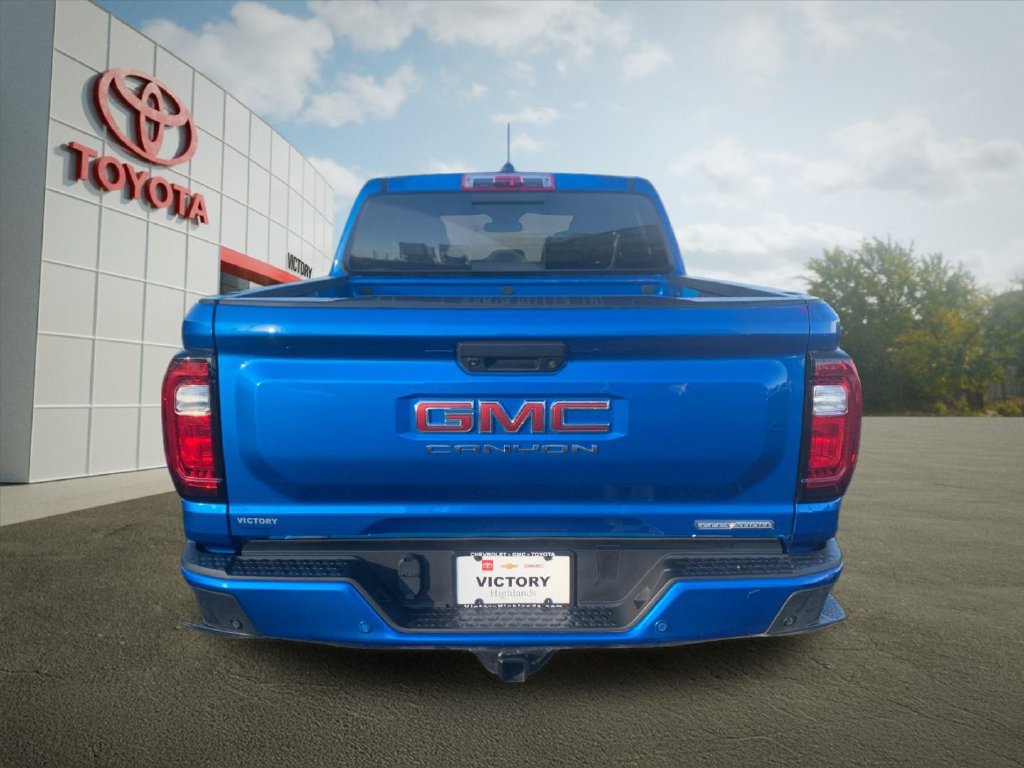 Used 2024 GMC Canyon Elevation w/ Elevation Premium Package AWD/4WD image 4