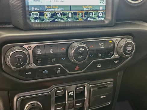 Used 2022 Jeep Wrangler Unlimited Sahara w/ Cold Weather Group AWD/4WD image 24