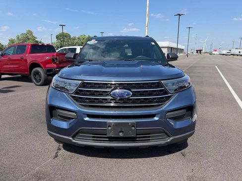 Used 2020 Ford Explorer XLT AWD/4WD image 2