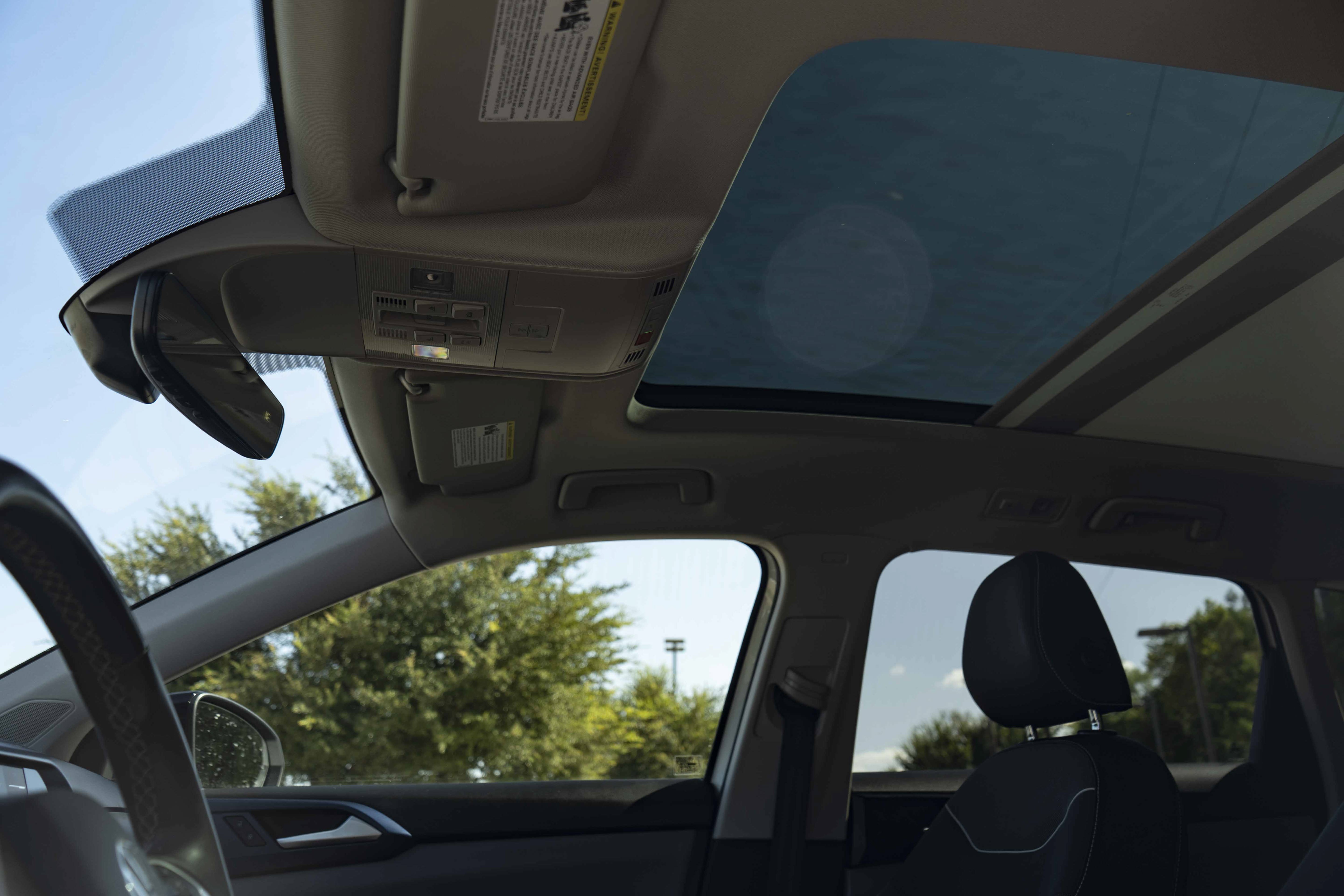 Certified 2023 Volkswagen Taos SE w/ Panoramic Sunroof Package FWD image 33