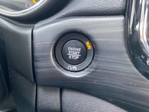 Used 2020 Jeep Grand Cherokee Laredo w/ Quick Order Package 2BN North image 29