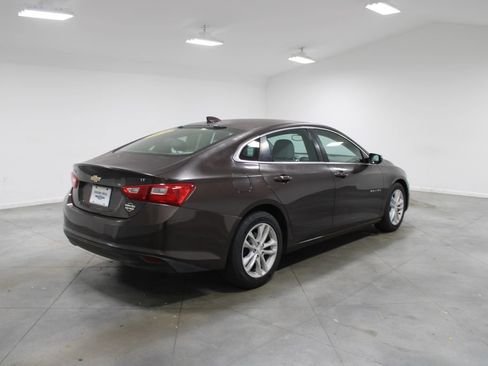Used 2016 Chevrolet Malibu LT FWD image 9