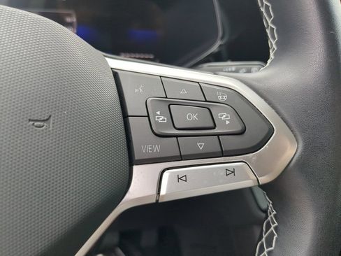 Certified 2023 Volkswagen Taos SE FWD image 27