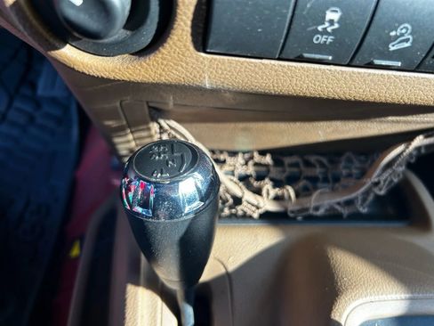 Used 2014 Jeep Wrangler Unlimited Sahara image 26