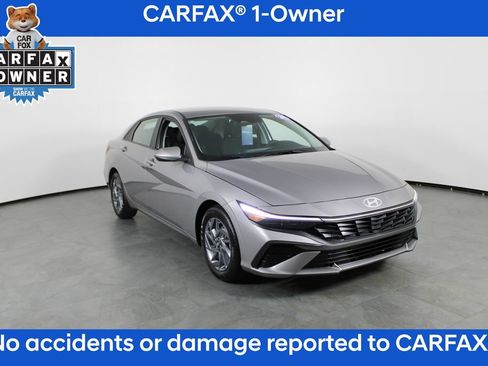 Certified 2024 Hyundai Elantra SEL FWD image 5