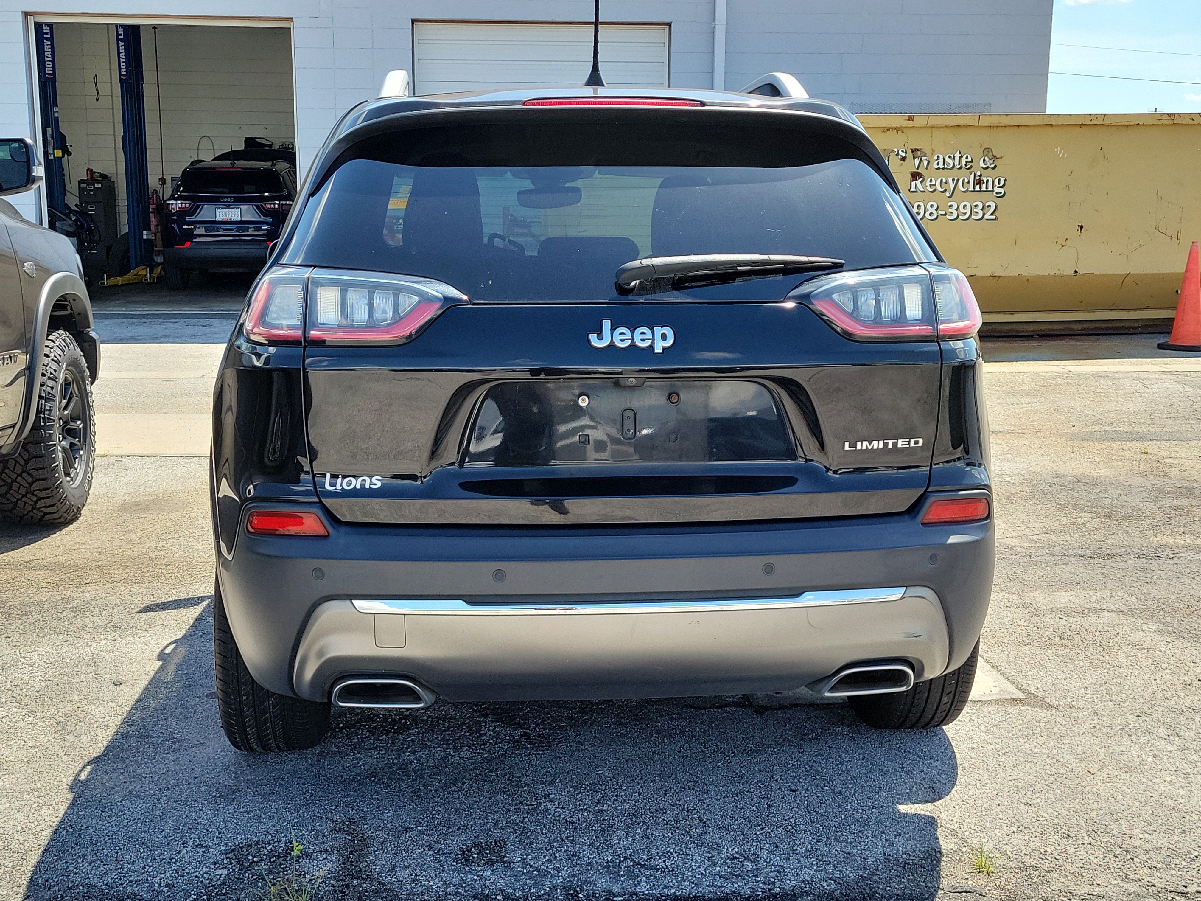 Used 2019 Jeep Cherokee Limited FWD image 5