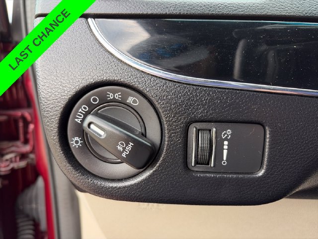 Used 2019 Dodge Grand Caravan SXT FWD image 11