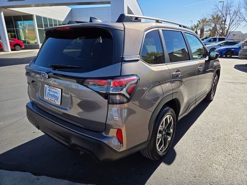 Used 2025 Subaru Forester Premium image 4