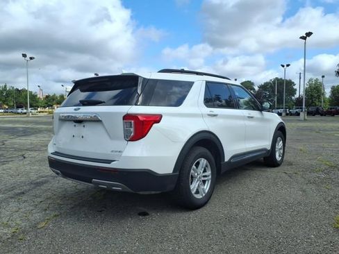Used 2023 Ford Explorer XLT w/ Equipment Group 202A AWD/4WD image 5