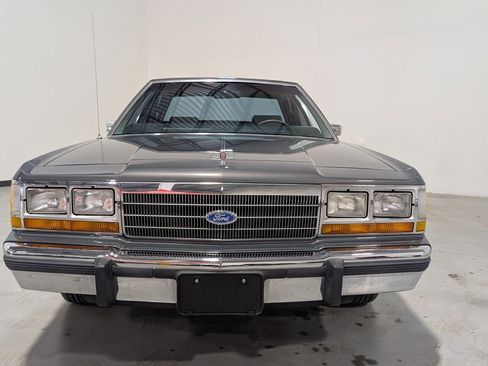 Used 1988 Ford LTD Crown Victoria RWD image 24