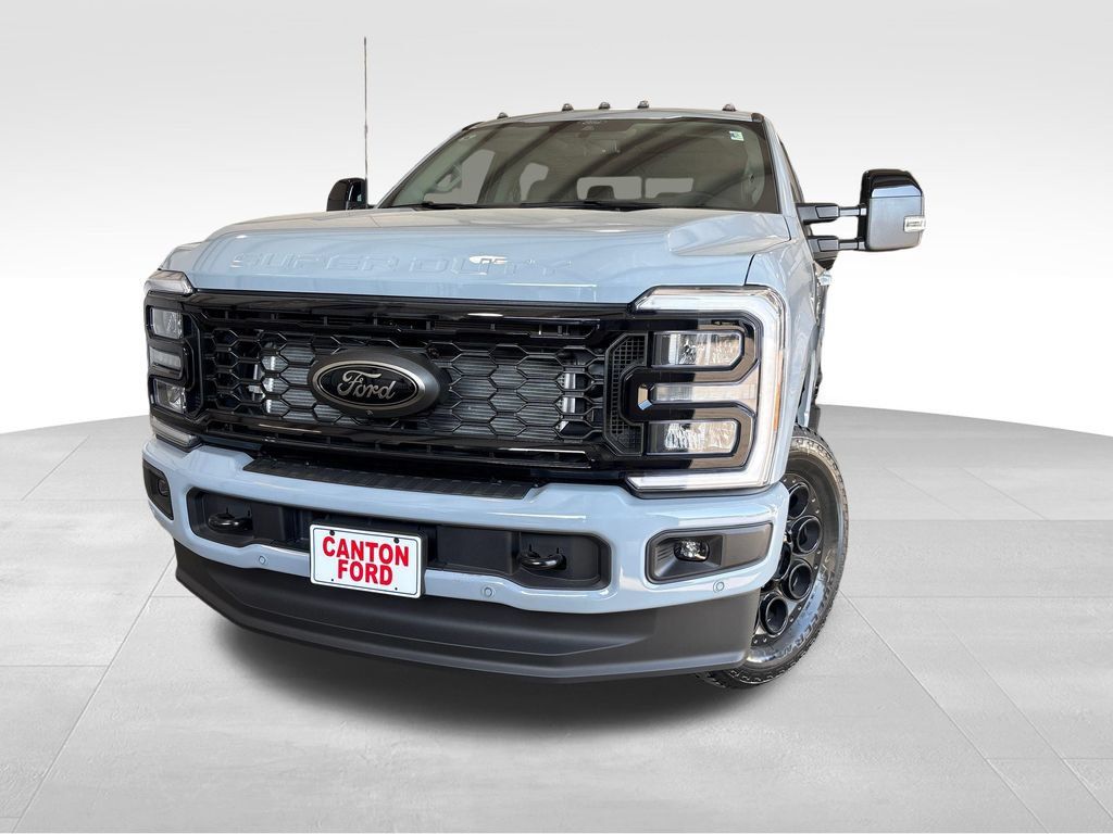 New 2026 Ford F250 Lariat w/ Black Appearance Package AWD/4WD 360° Tour