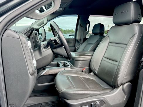 Used 2022 GMC Sierra 3500 Denali AWD/4WD image 17