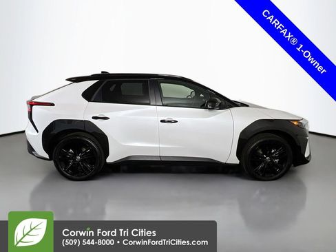 Used 2025 Toyota bZ4X Nightshade image 19