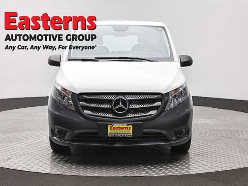 Used 2022 Mercedes-Benz Metris image 2
