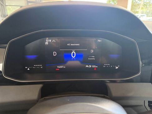 Used 2025 Volkswagen Jetta SE image 34