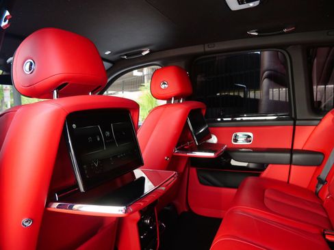 Used 2021 Rolls-Royce Cullinan AWD/4WD image 28