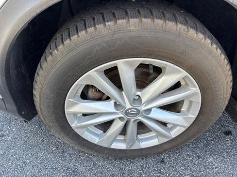 Used 2018 Nissan Rogue Sport SV w/ SV All-Weather Package AWD/4WD image 10