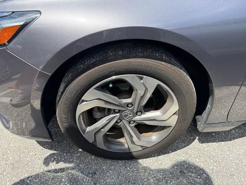Used 2018 Honda Accord EX image 4