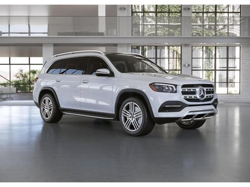 Used 2023 Mercedes-Benz GLS 450 4MATIC image 12