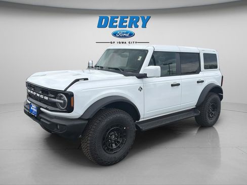 New 2026 Ford Bronco Outer Banks w/ Sasquatch Package AWD/4WD image 3